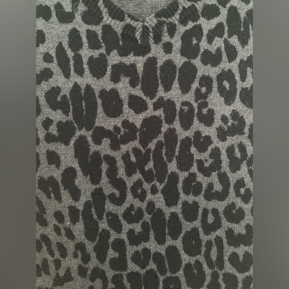 Black and Gray V-Neck Leopard Print Sweater   Dress with Black Belt - Picture 9 of 11